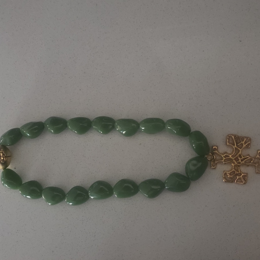 Tory Birch Green Beaded Necklace with Gold Pendant new - Picture 4 of 4